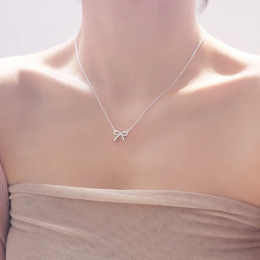 Elegant Bow Knot Pendant Necklace